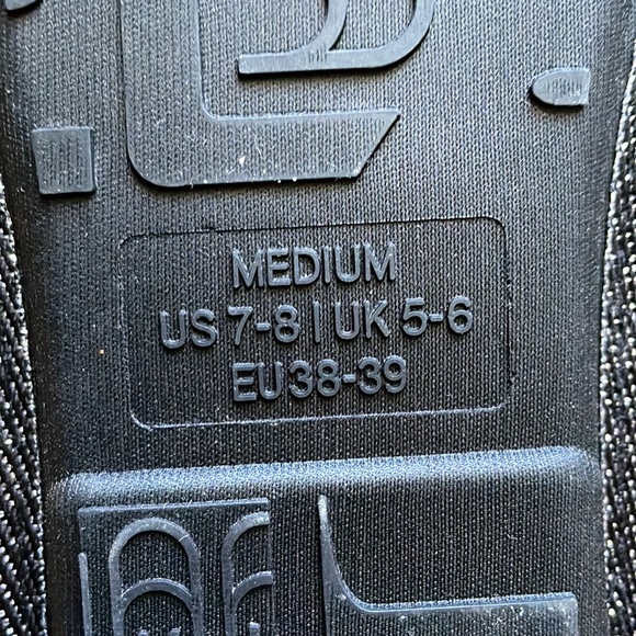 Faux fur slipper size 7-8 US - Picture 4 of 6